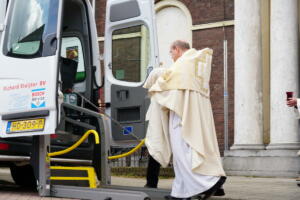 2021-04-11 H Petrus Banden Overschie onttrekking eredienst (104)